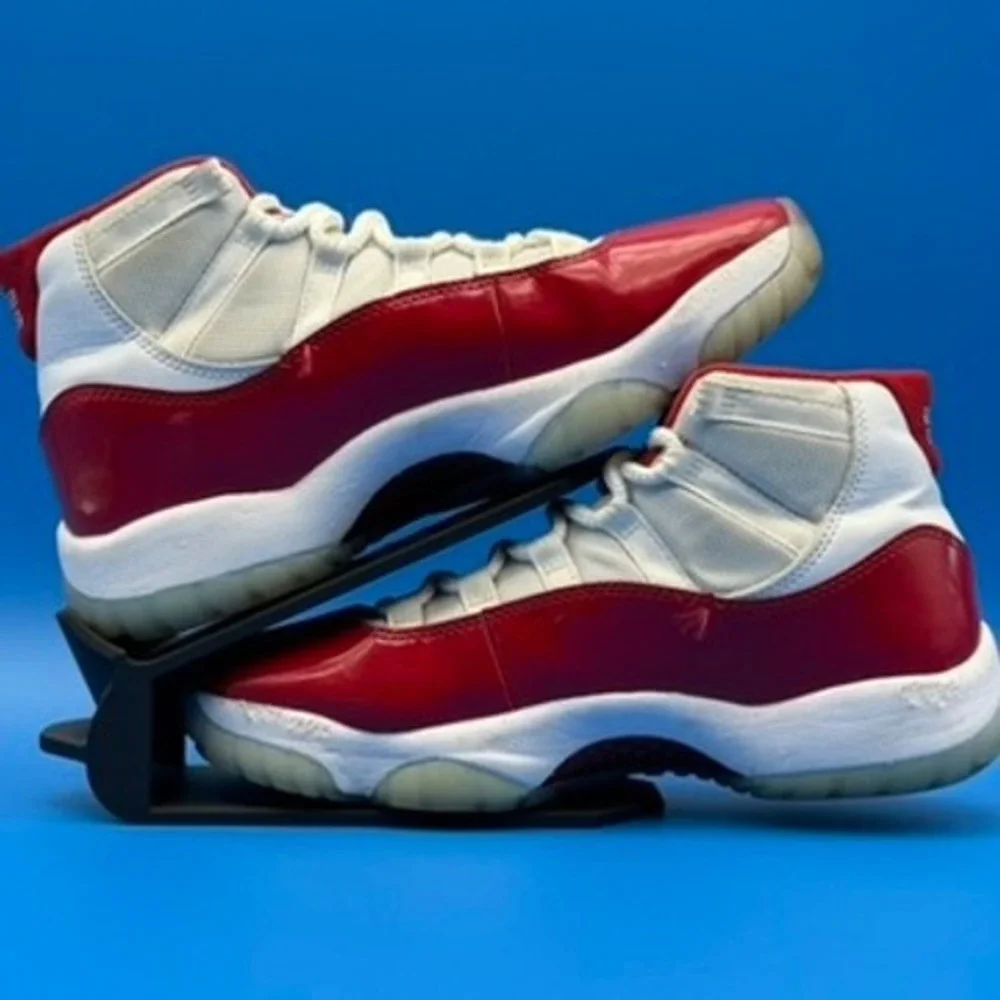 Jordan 11 Retro Cherry‎ CT8012-116 Size 8 9.5W
